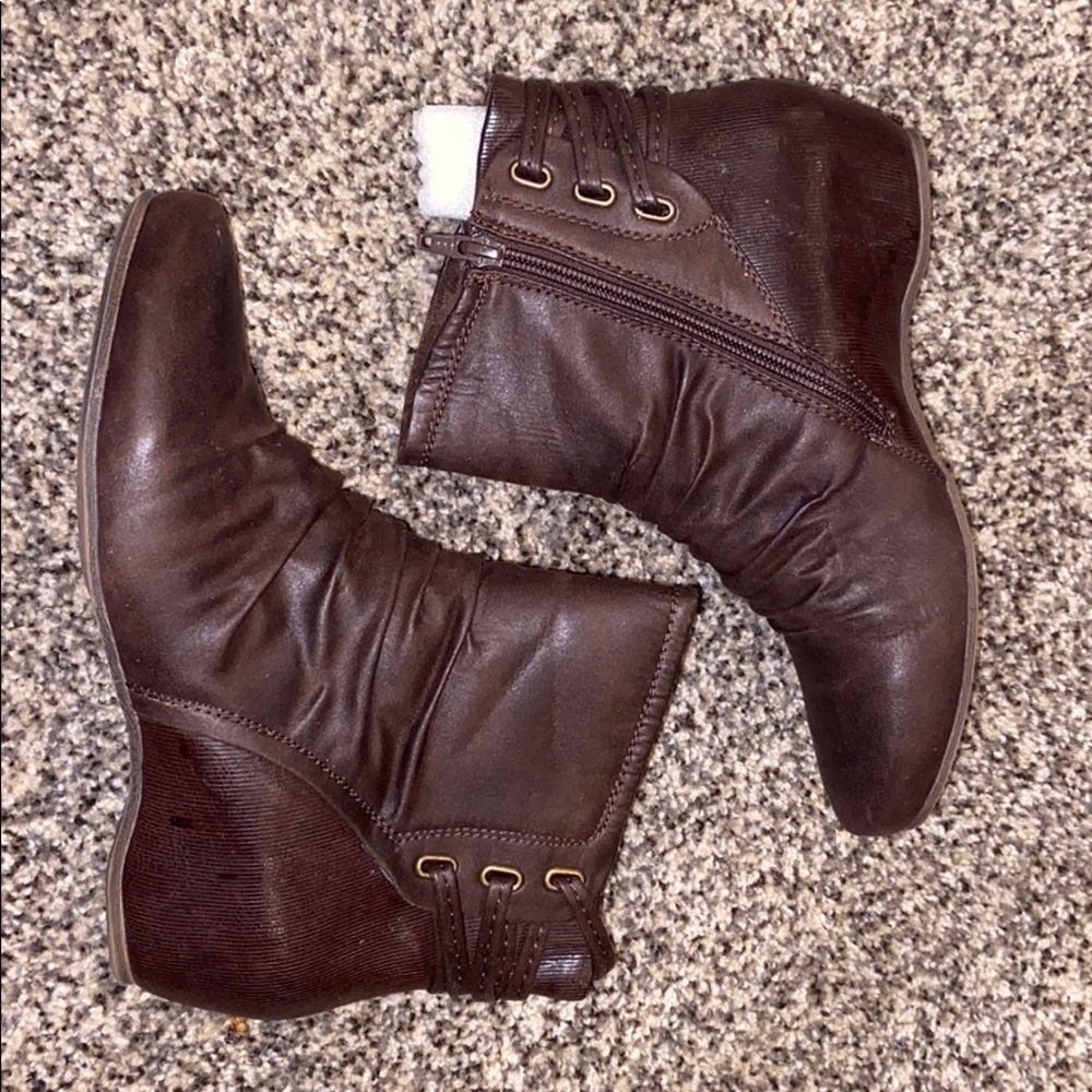 Brown bear trap booties with wedge!